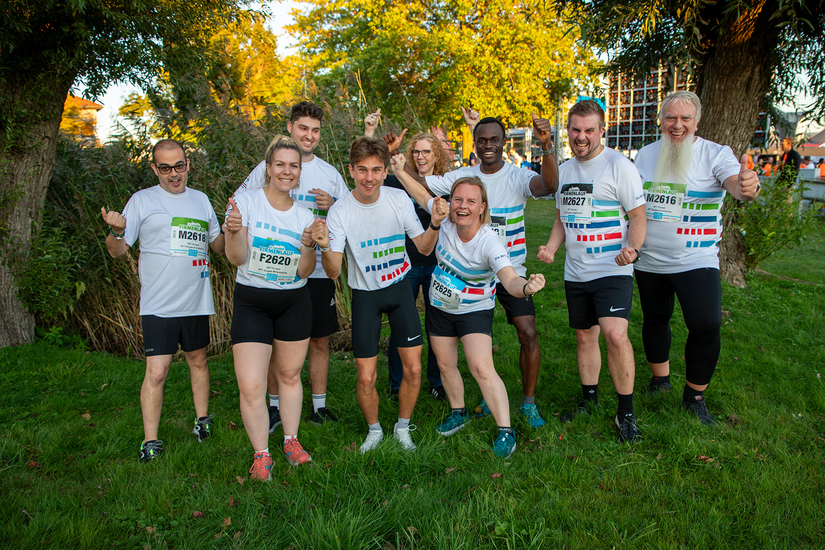 Gruppenbild der BFT Läuferinnen und Läufer beim 12. Aachener Firmenlauf
